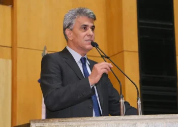 Hudson Leal troca Republicanos pelo Agir e atrai profissionais da saúde