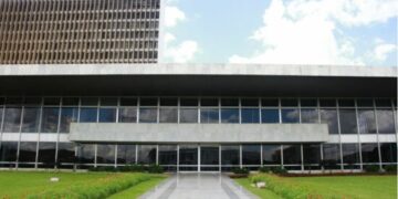 Agir pode deixar a base de Celina Leão
